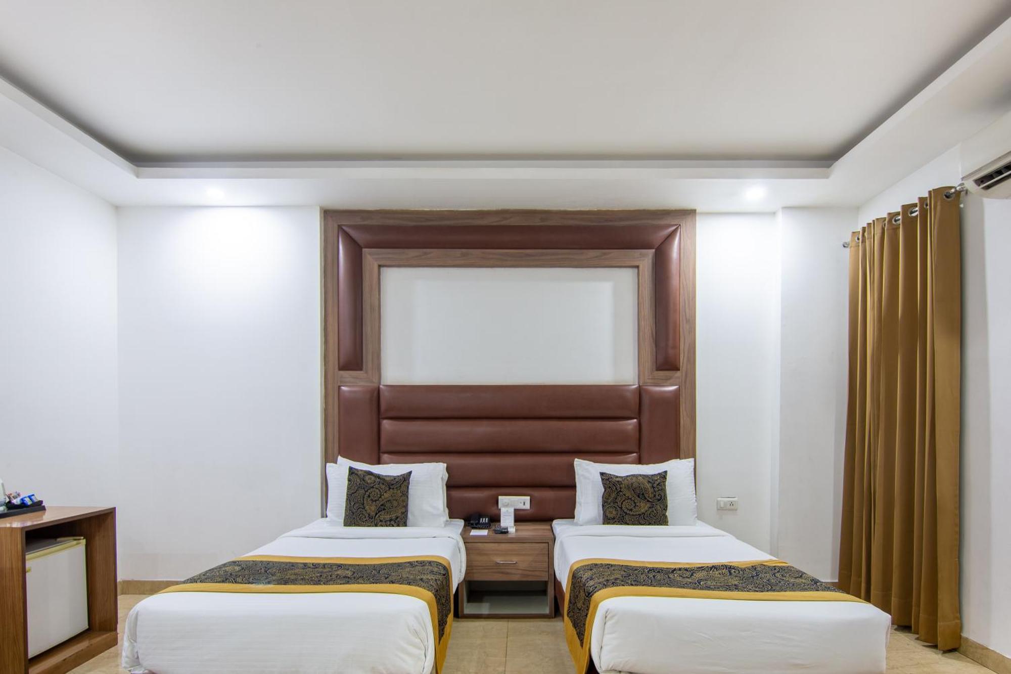 Hotel Lohmod At National Highway 8 - Free Airport Transffer Νέο Δελχί Εξωτερικό φωτογραφία