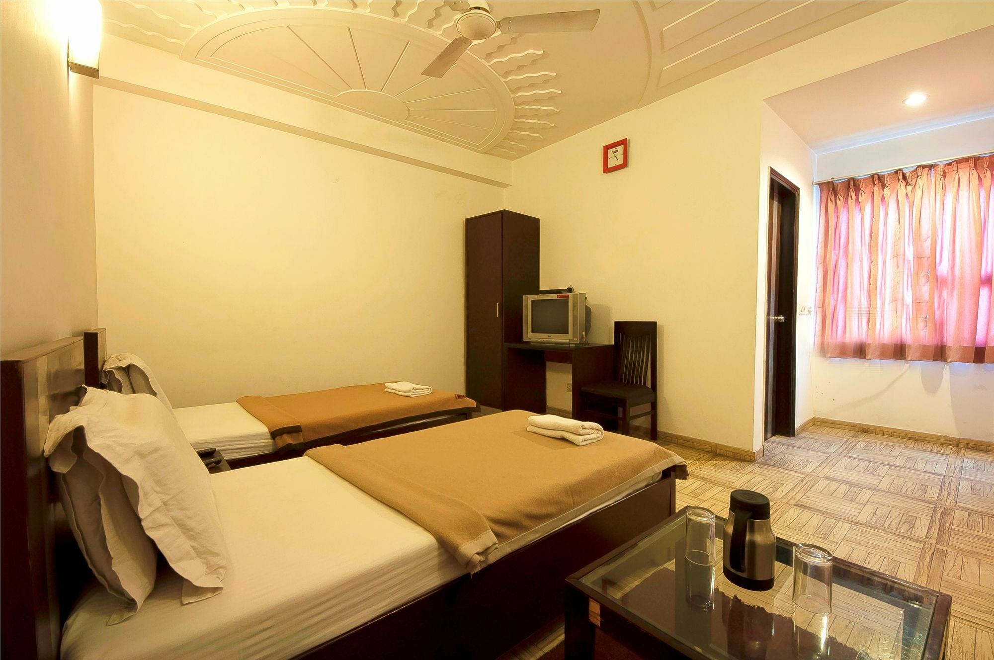 Hotel Lohmod At National Highway 8 - Free Airport Transffer Νέο Δελχί Εξωτερικό φωτογραφία